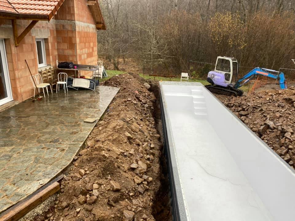 Finition piscine container