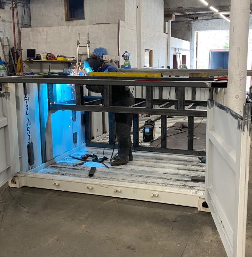 Fabrication piscine container